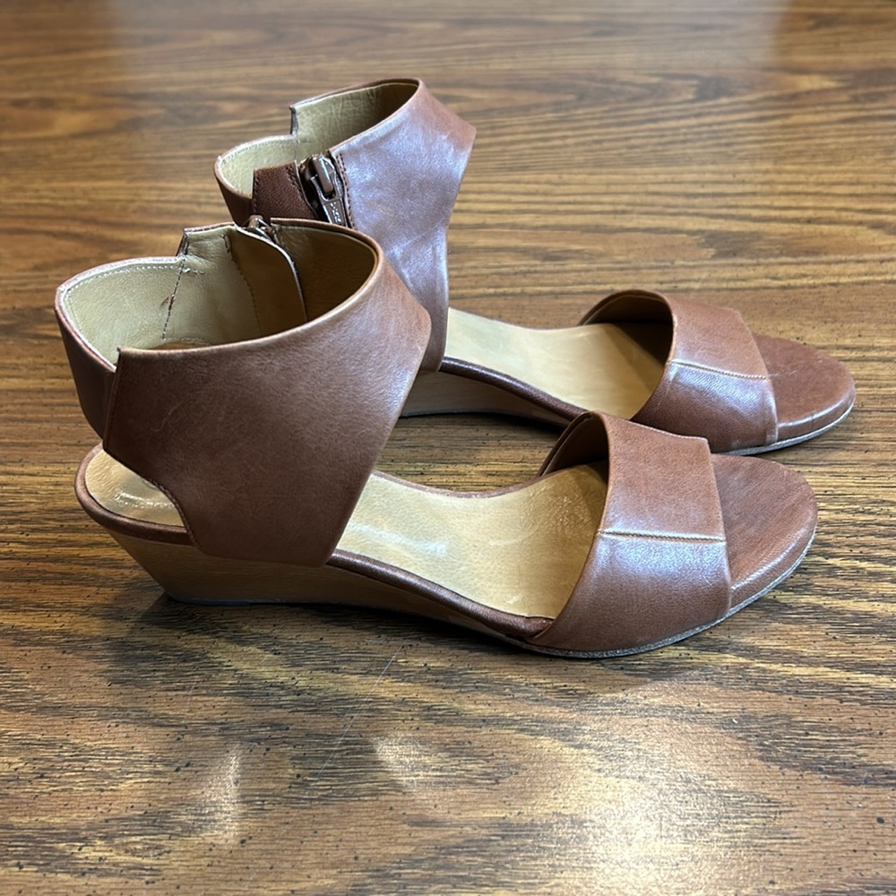 Coclico Leather Wedge Sandal with Zipper - Picture 2 of 11